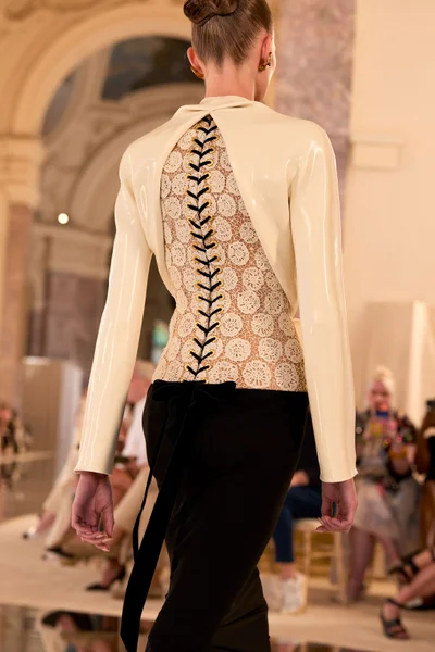 Look 8